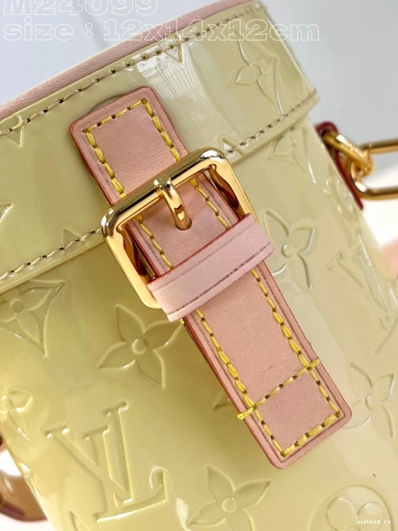 WIS Astor VUITTON LOUIS 0712